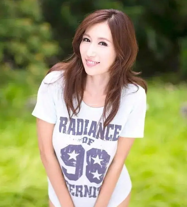 吃瓜网今日吃瓜 热门大瓜娜娜,欧阳娜娜把妹妹送大佬?真相竟然是……