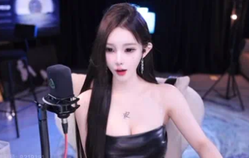 女主播吐槽某音网友太抠，直播间在线人数几千竟无人刷礼物，网友锐评：你没有让人有消费欲望！