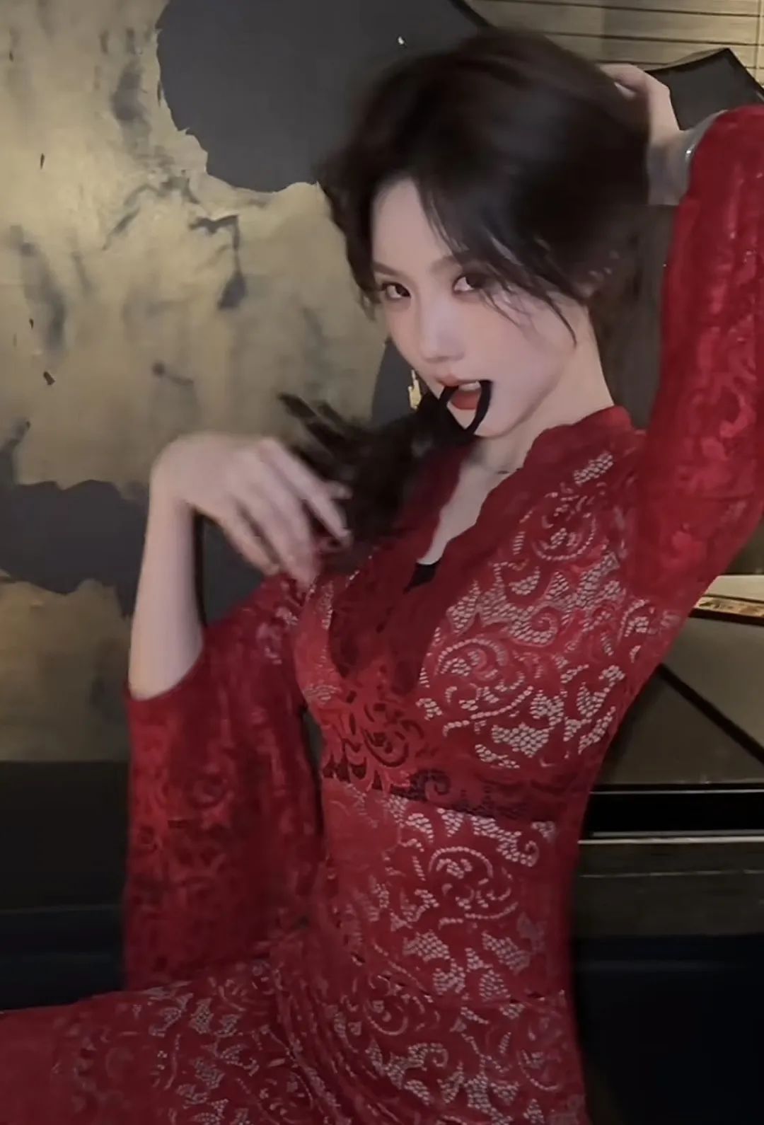 1千万不算财富自由!女主播称1千万太少,自己每月扔垃圾都要花费200元!找老公标准是要求未来老公,资产有很多个1千万!