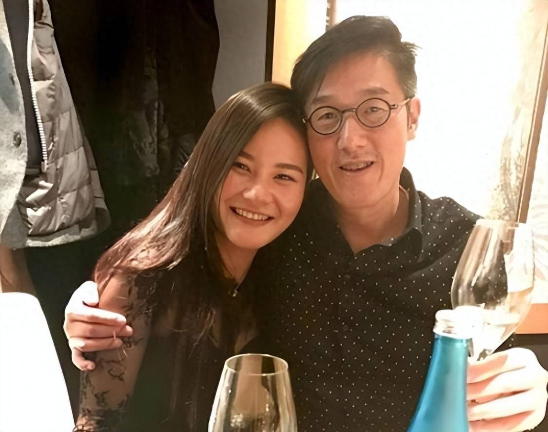 67岁港商婚外情9年 网红5年4胎 原配不知