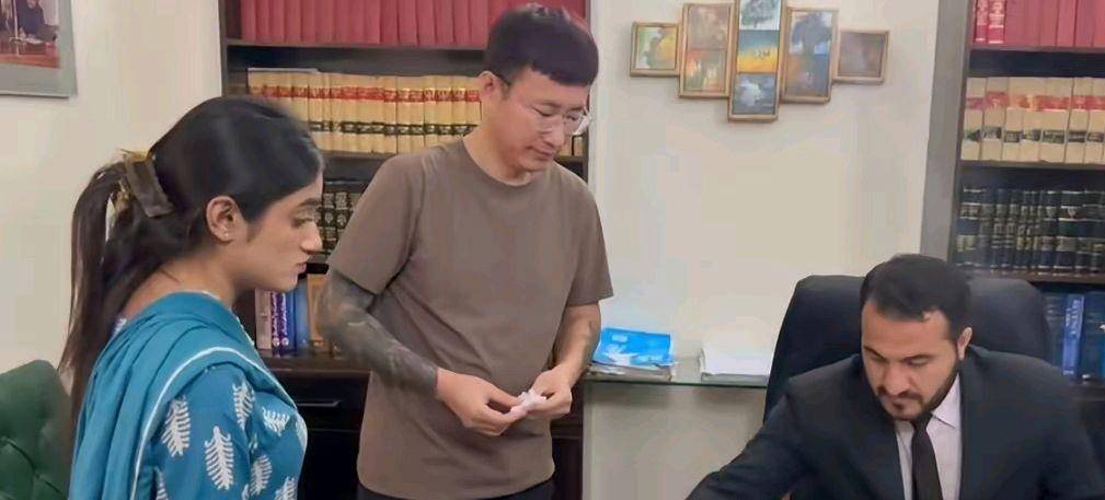 杨二狗分手费2万反转?网红卓越再被揭老底内幕