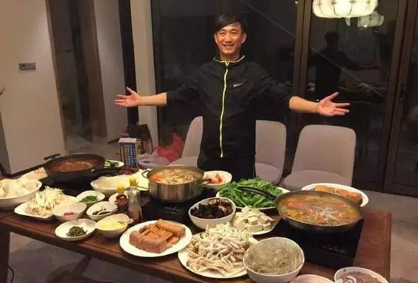 黄磊团队被指创意相似不回应,网友表达关注真相