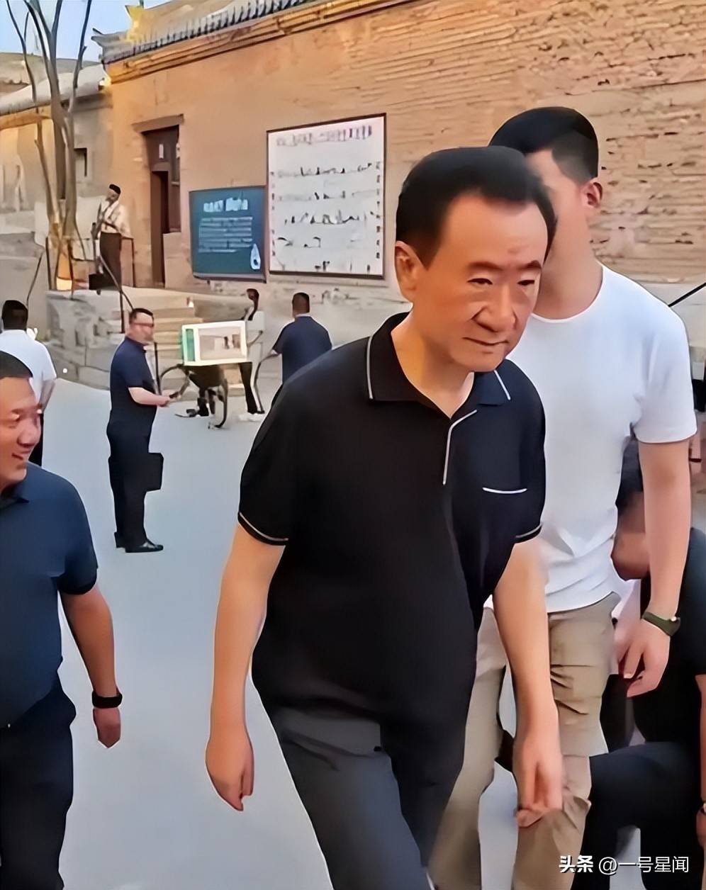 王健林36亿债后 王思聪私生女铺路 黄一鸣不装了