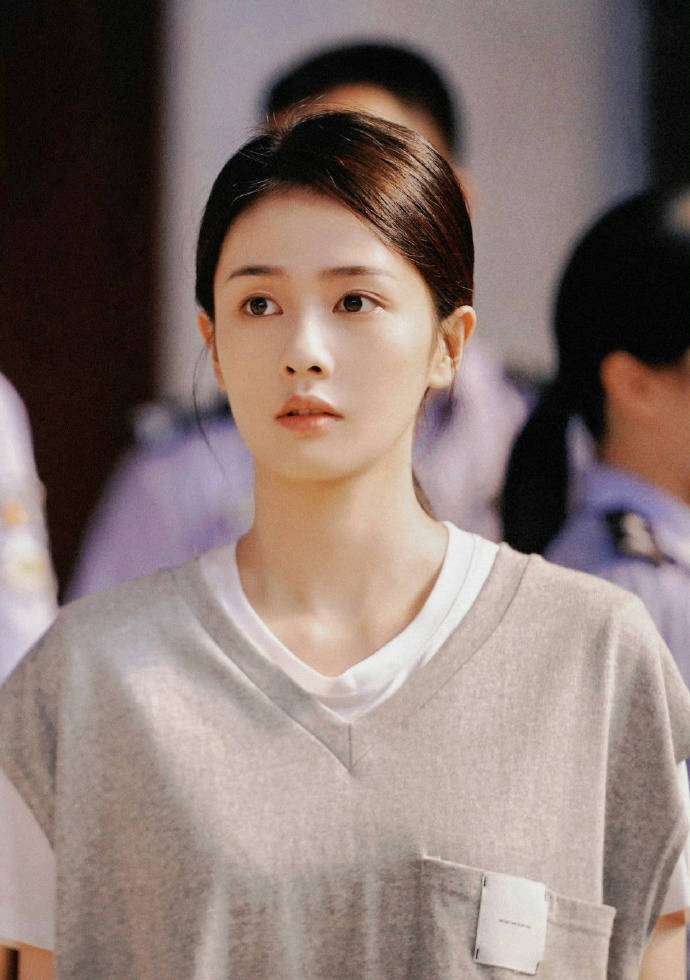 小城女孩手握铁证六连辟谣，明星人设崩塌