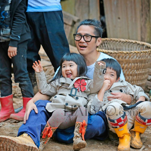 曹格女儿颜值蜕变:14岁甜妹变身御姐