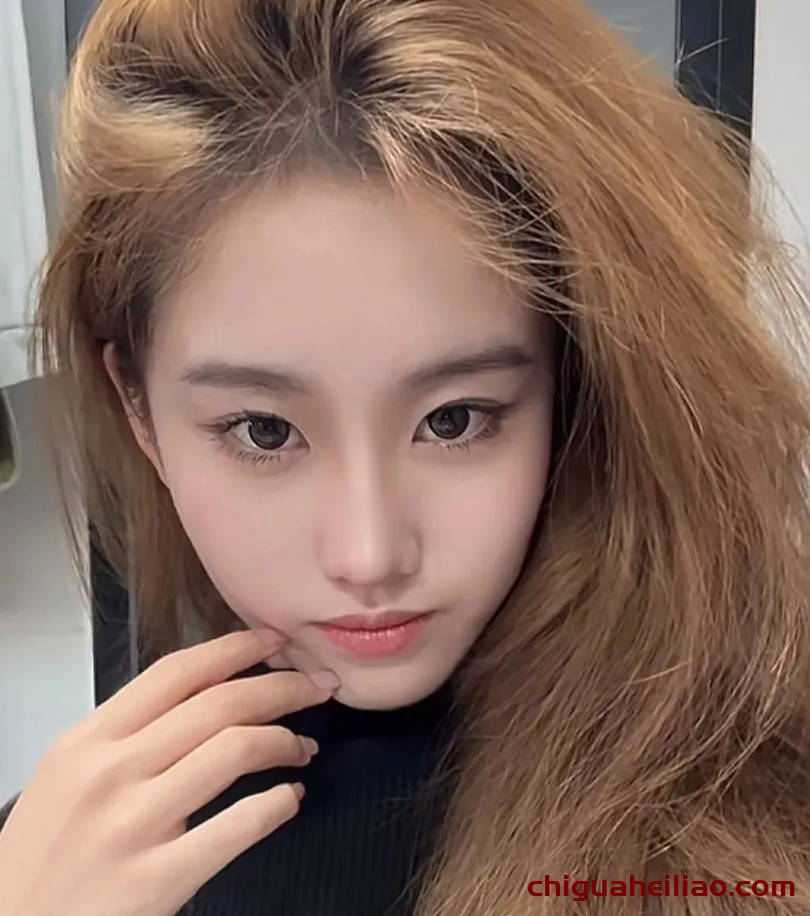 刘亦菲翻版?女大学生颜值爆表,广告邀约不断