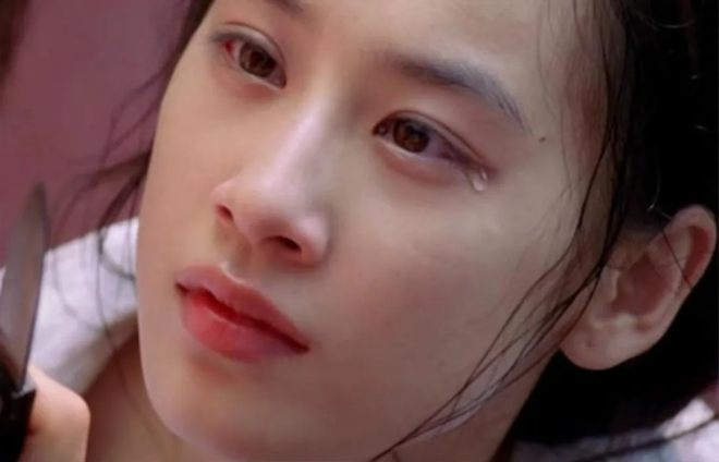 黄圣依青涩旧照曝光,清纯美貌惊艳时光