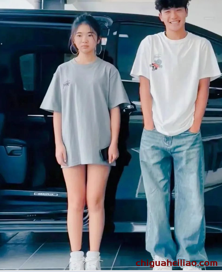 曹格女儿颜值蜕变:14岁甜妹变身御姐
